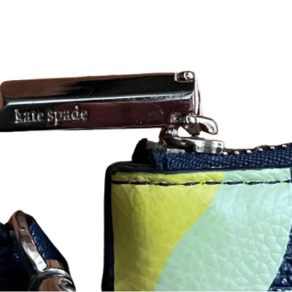 Kate Spade leather wristlet - Picture 5 of 7